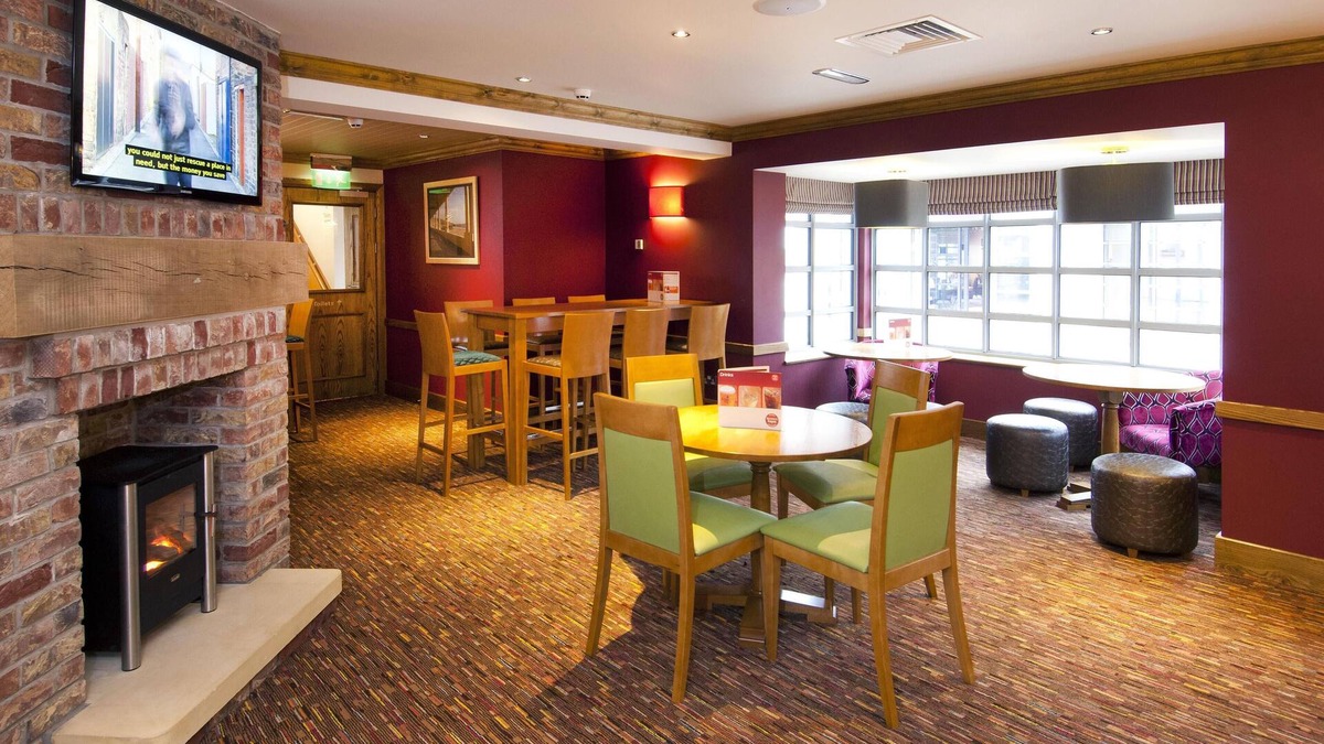Barry Hotel | Premier Inn Barry Island