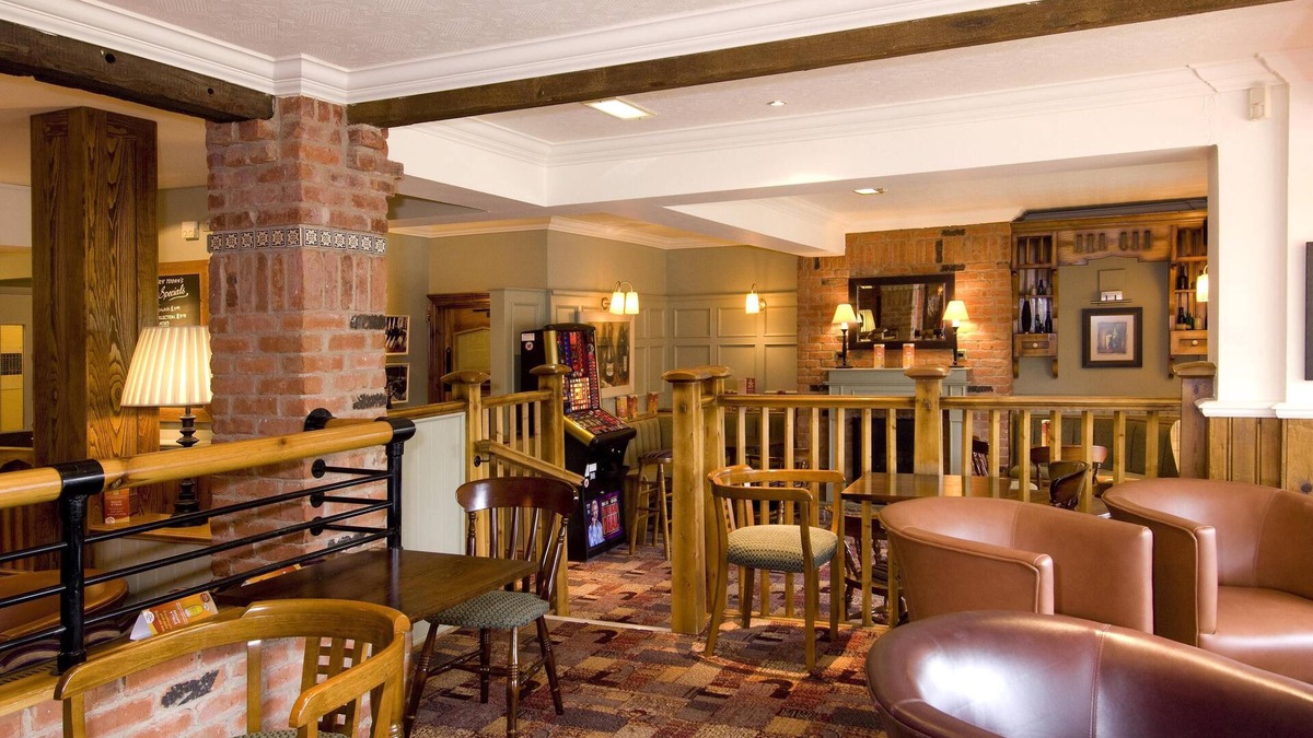 East Morton Hotel | Premier Inn Bradford North - Bingley
