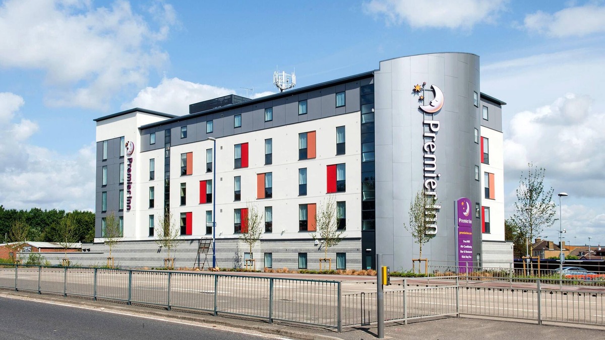 Gillingham Hotel | Premier Inn Chatham/Gillingham - Vic Pier