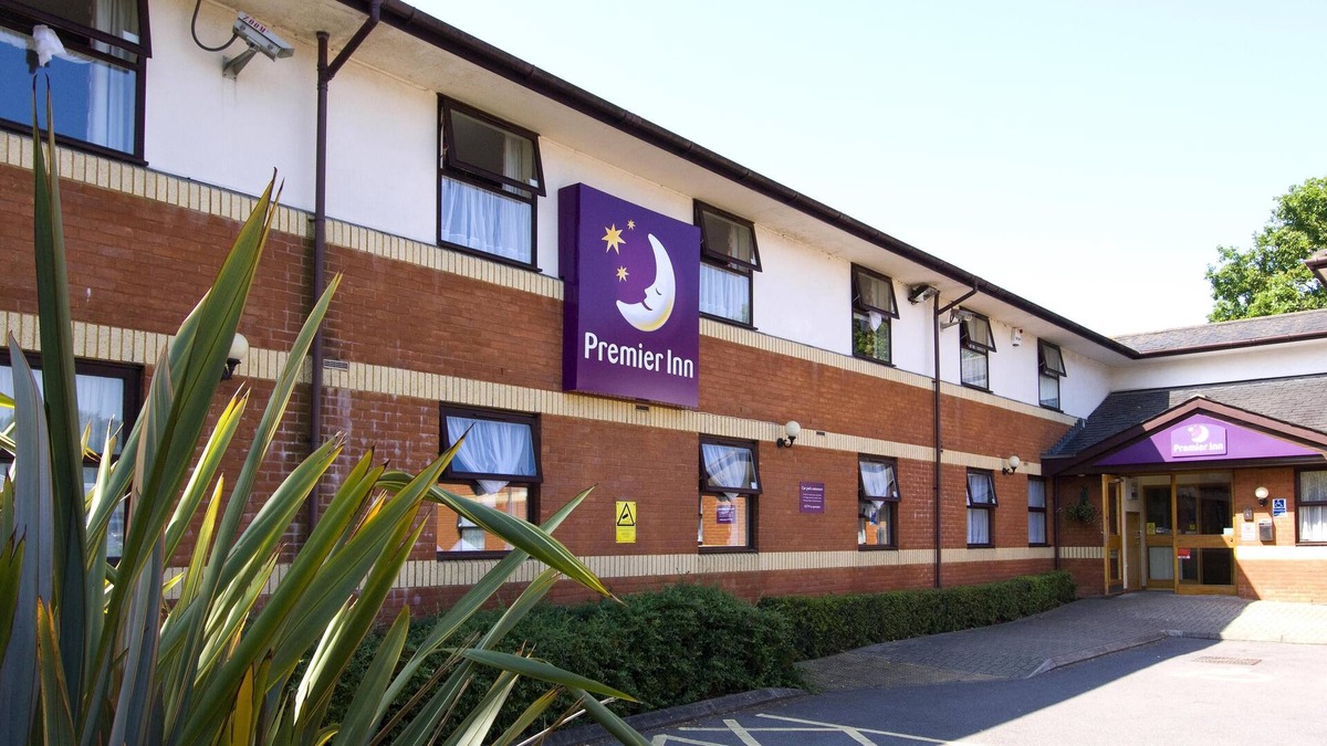 Fareham Hotel | Premier Inn Fareham
