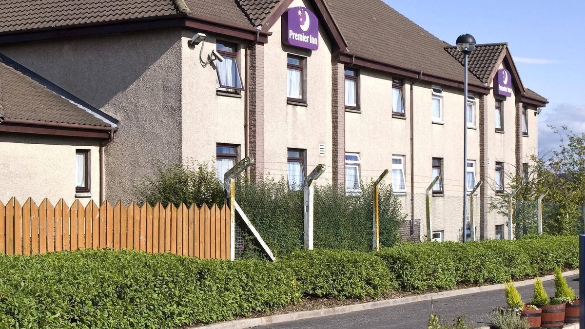 Cumbernauld Hotel | Premier Inn Glasgow - Cumbernauld