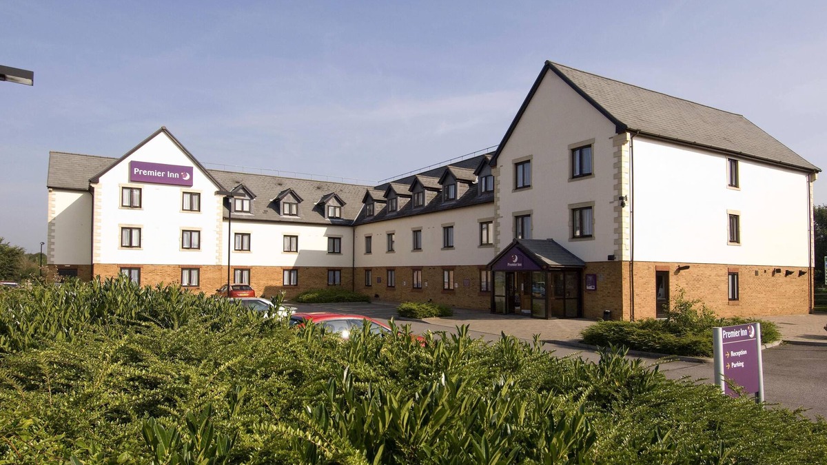 Barnwood Hotel | Premier Inn Gloucester - Barnwood