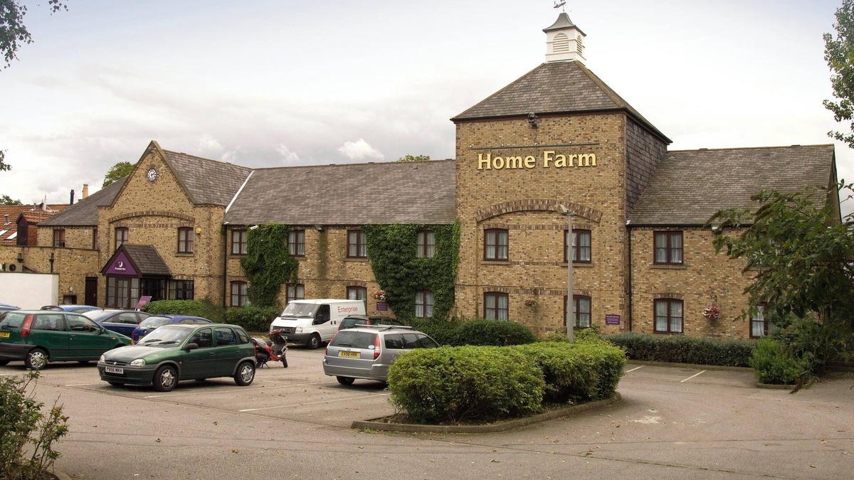 Hessle Hotel | Premier Inn Hull West