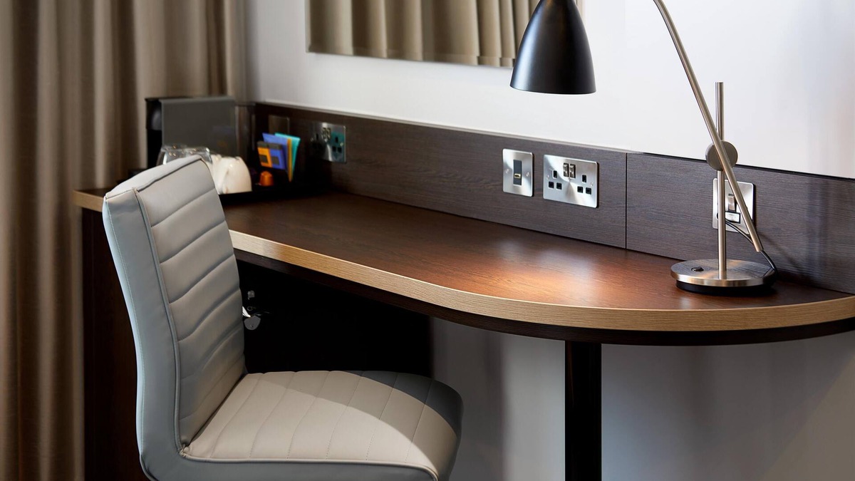 Enfield Lock Hotel | Premier Inn London Enfield