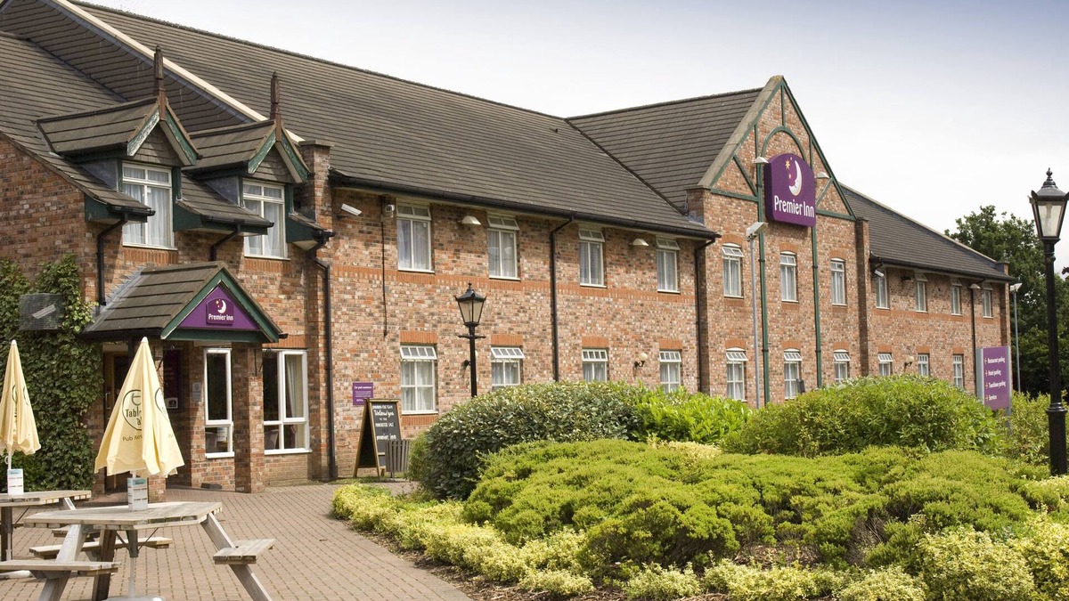 Trafford Hotel | Premier Inn Manchester - Sale