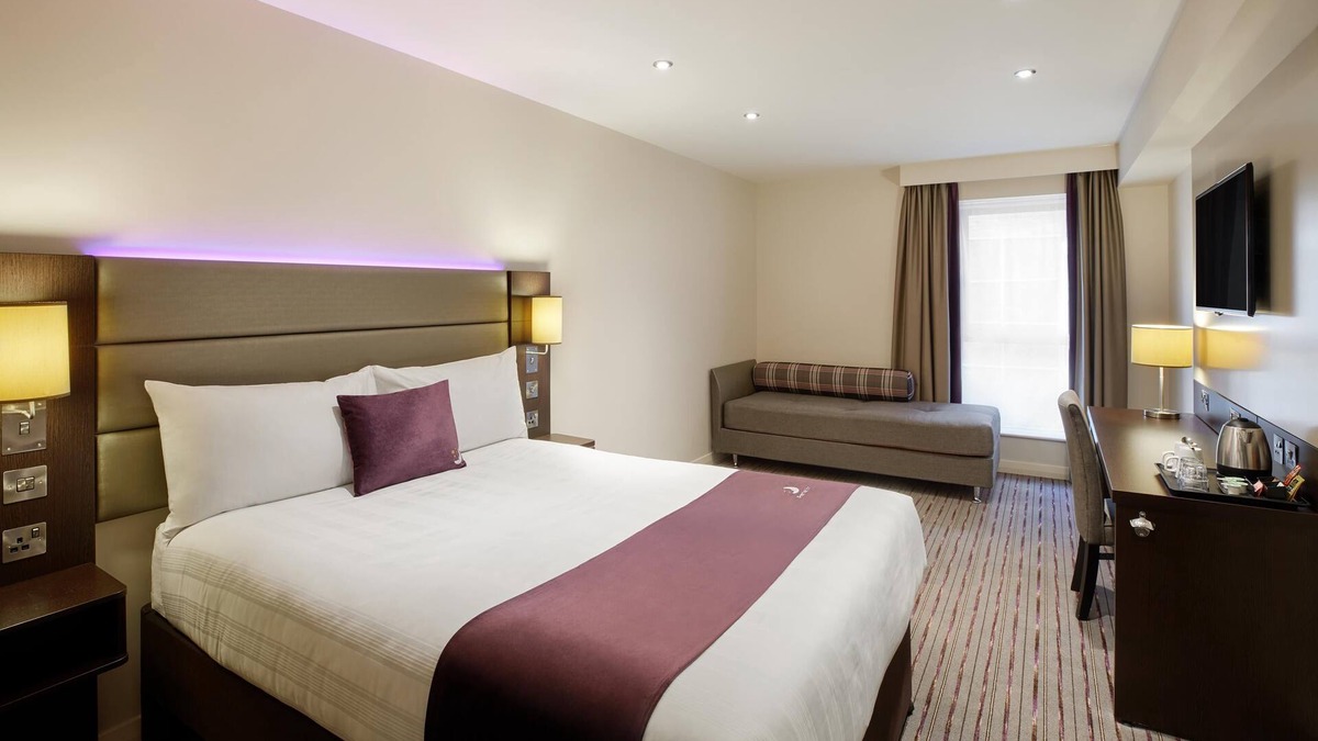 Langstone Hotel | Premier Inn Newport Wales - M4 J24