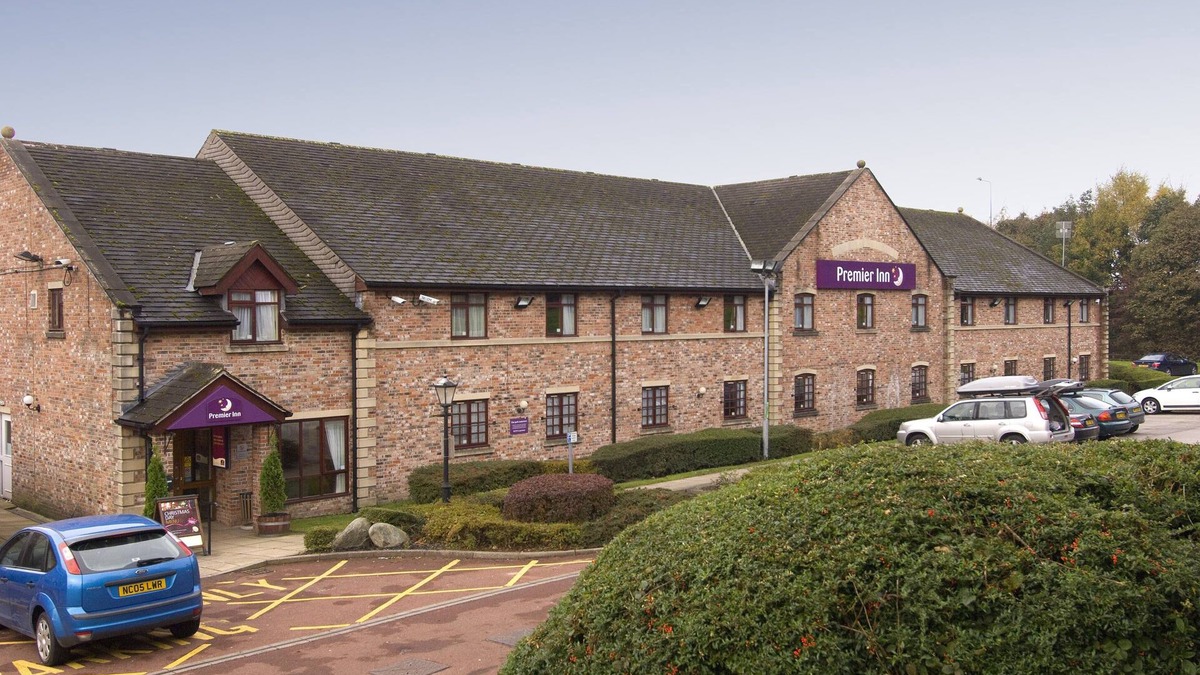 Milnrow Hotel | Premier Inn Rochdale
