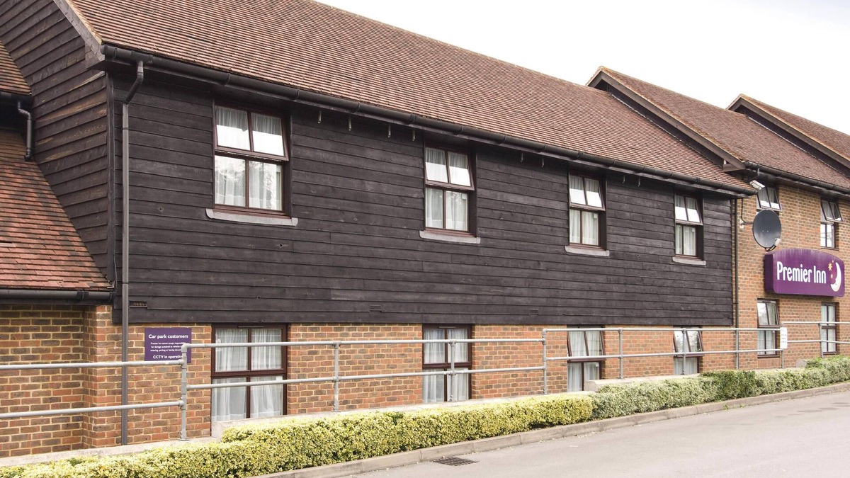 Sandhurst Hotel | Premier Inn Sandhurst