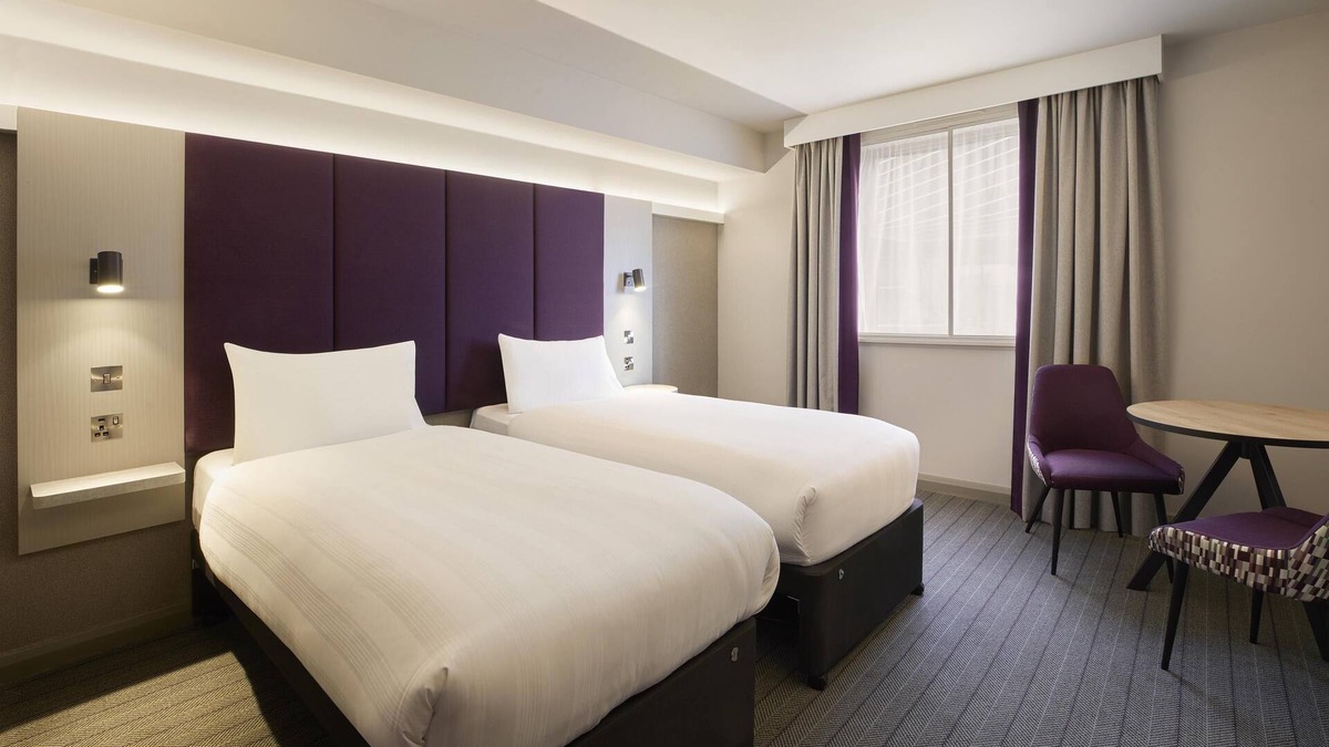 Eastleigh Hotel | Premier Inn Southampton - Eastleigh