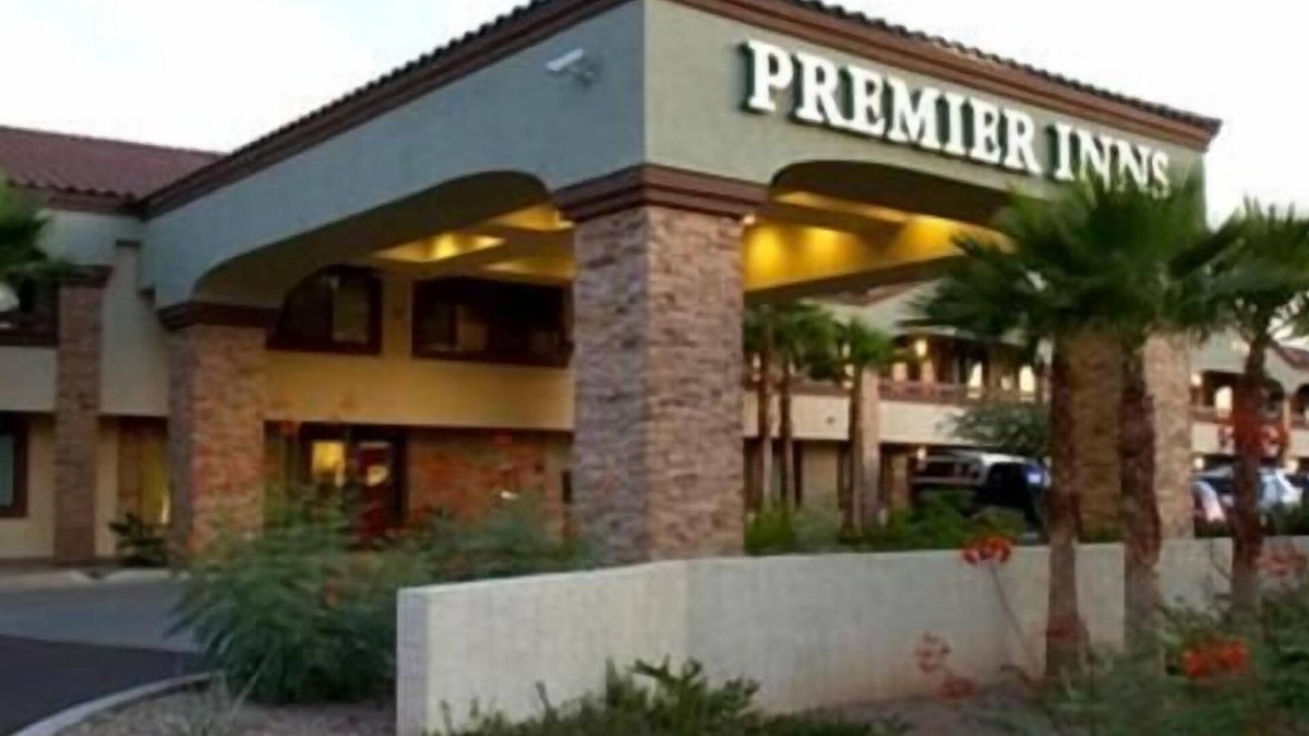 Tolleson Hotel | Premier Inns Tolleson