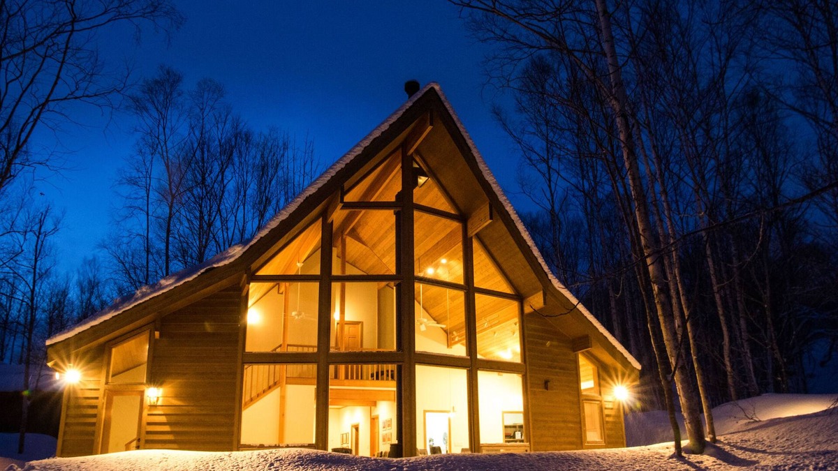 Niseko House | PREMIER RESORT HOME IN NISEKO VILLAGE/HIGASHIYAMA AREA