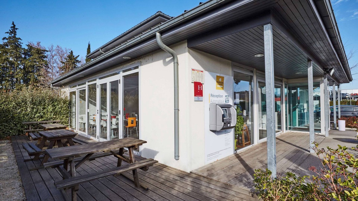 Montfavet Hotel | Premiere Classe Avignon Sud - Parc des Expositions