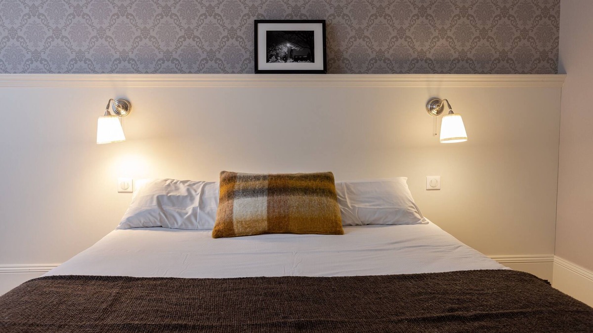 Limoges Apartment | Premium air-conditioned studio - Maison Blanche