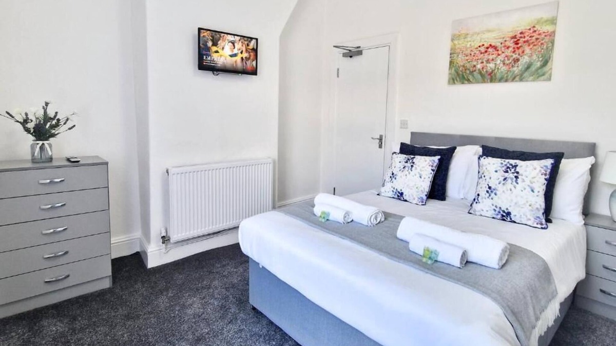 Burnley Apartment | Premium Double room with Shared Bathroom Room 1