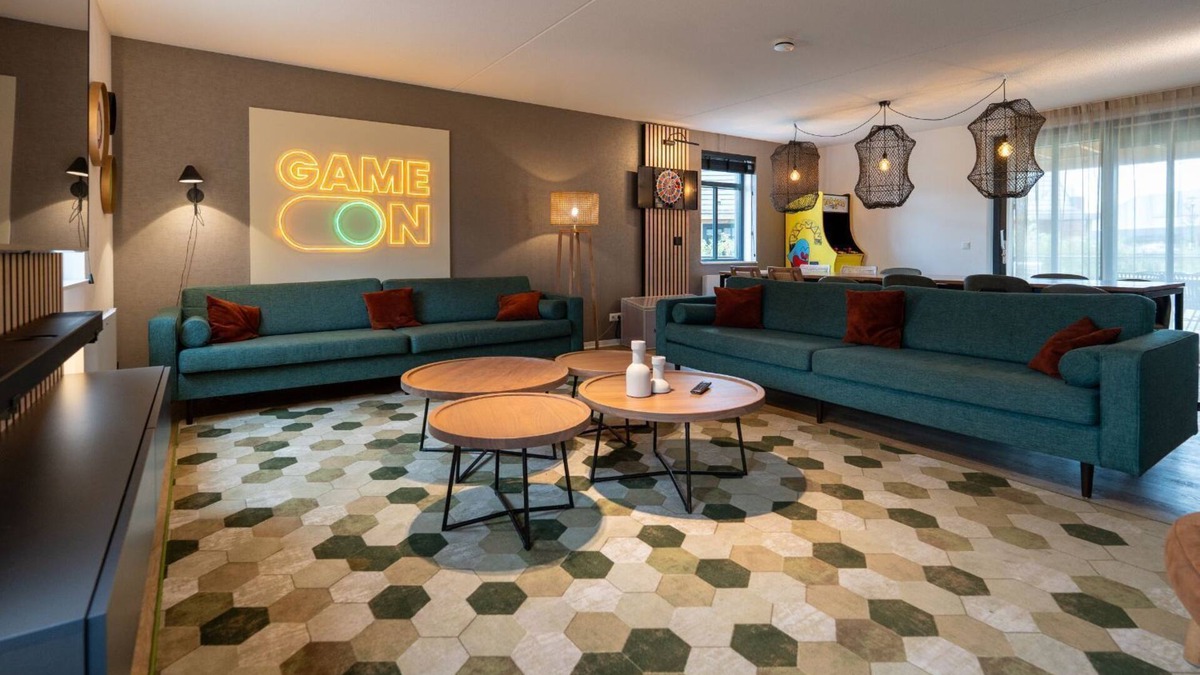 Thorn Villa | Premium Game 12p - Six Bedroom Villa, Sleeps 12