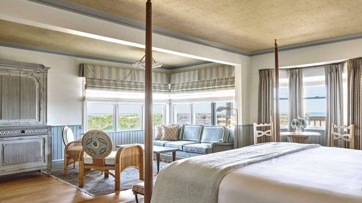 Duck Apartment | Premium King | Oceanview + Award-Winning Spa