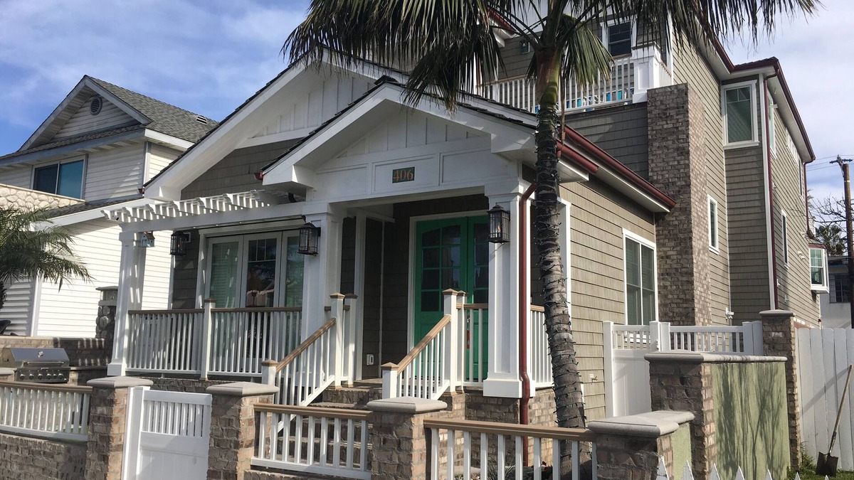 Huntington Beach House | PREMIUM LOCATION! Luxury Beach House. Walk to the Beach, Restaurants, & Shops.