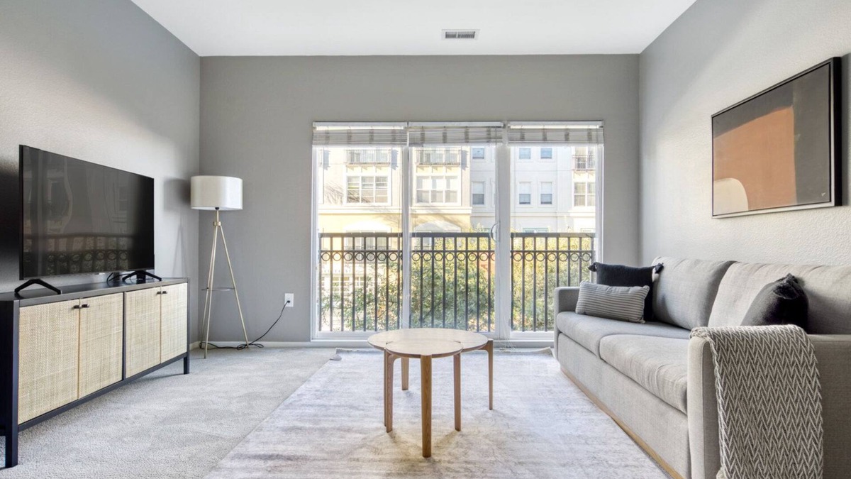 San Jose Apartment | Premium Santana Row 1BR w/Gym & Pool, 10 mins to Google, by Blueground