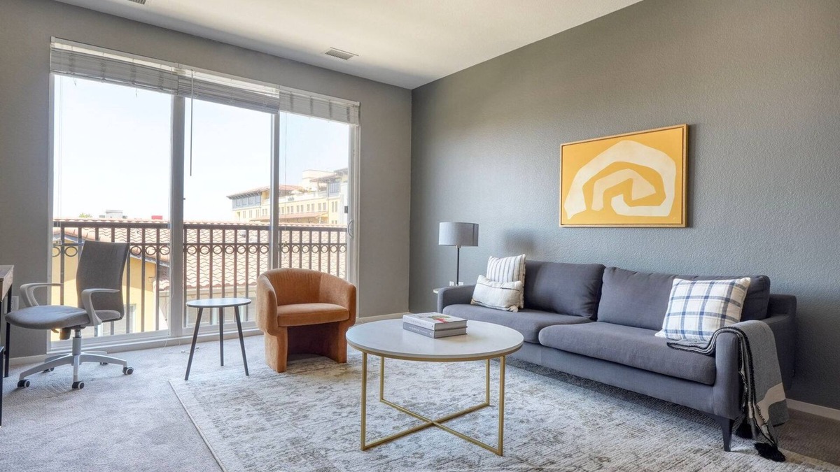 San Jose Apartment | Premium Santana Row 2BR Townhouse w/Pool, nr highways, by Blueground