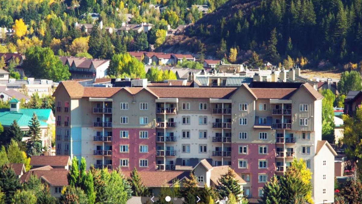 Avon Villa | Premium Ski Week, 2 Bedroom Lock off, 10 min Shuttle to Beaver Creek Mtn at site
