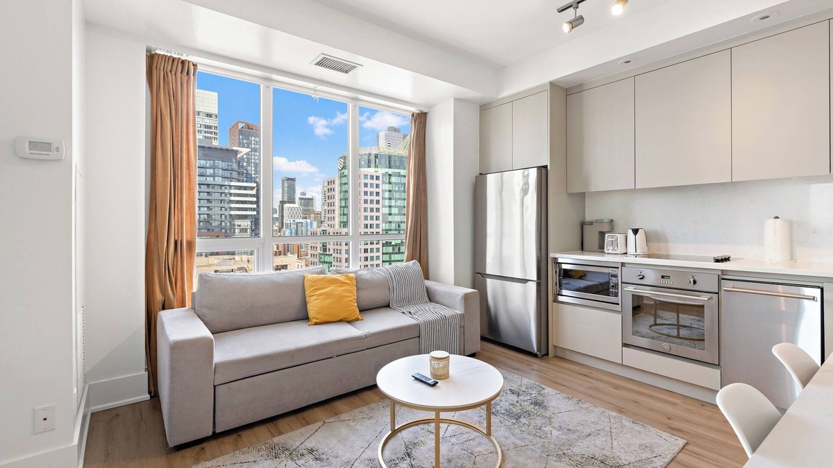 Toronto Entertainment District Hotel | Premium Stays