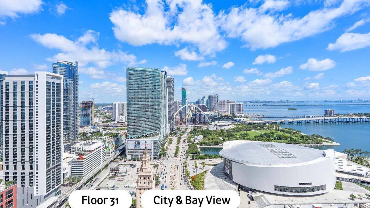Downtown Miami Apartment | Premium Top Floor Studio in the Heart of Miami
