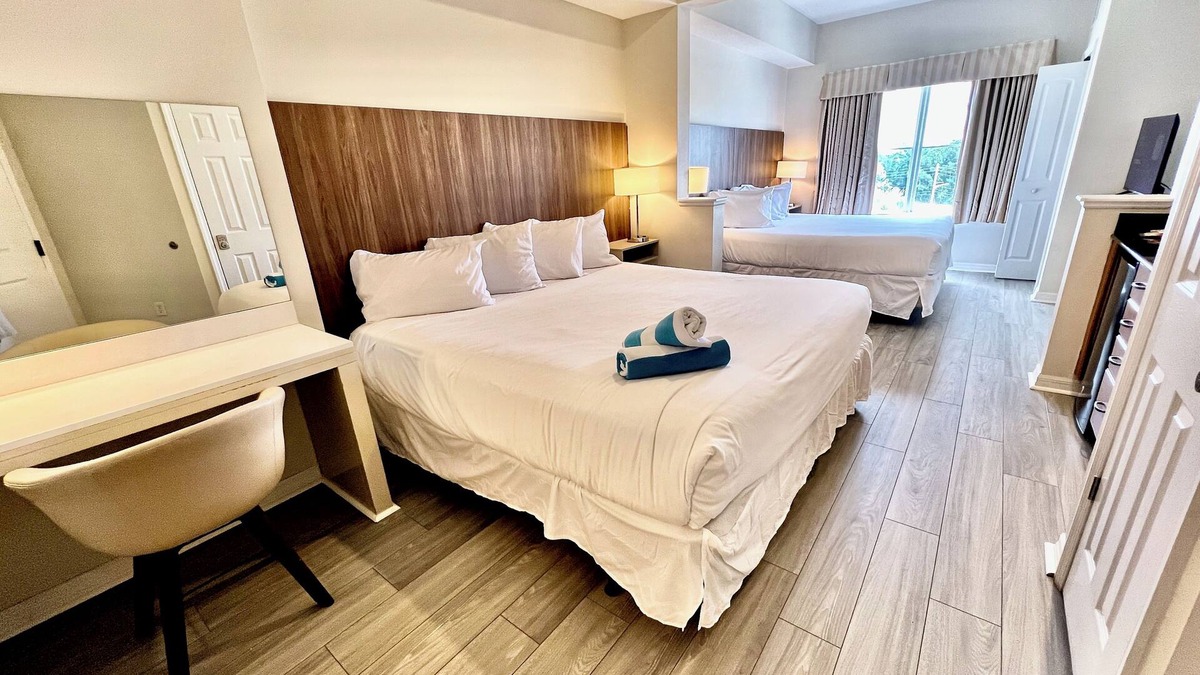 Florida Center Resort | Premium Universal Studios King Bed Resort Studio Free Parking Kitchenette 507H