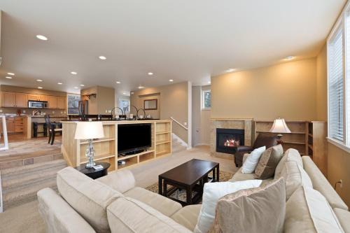 Redmond House | Presidio Park home