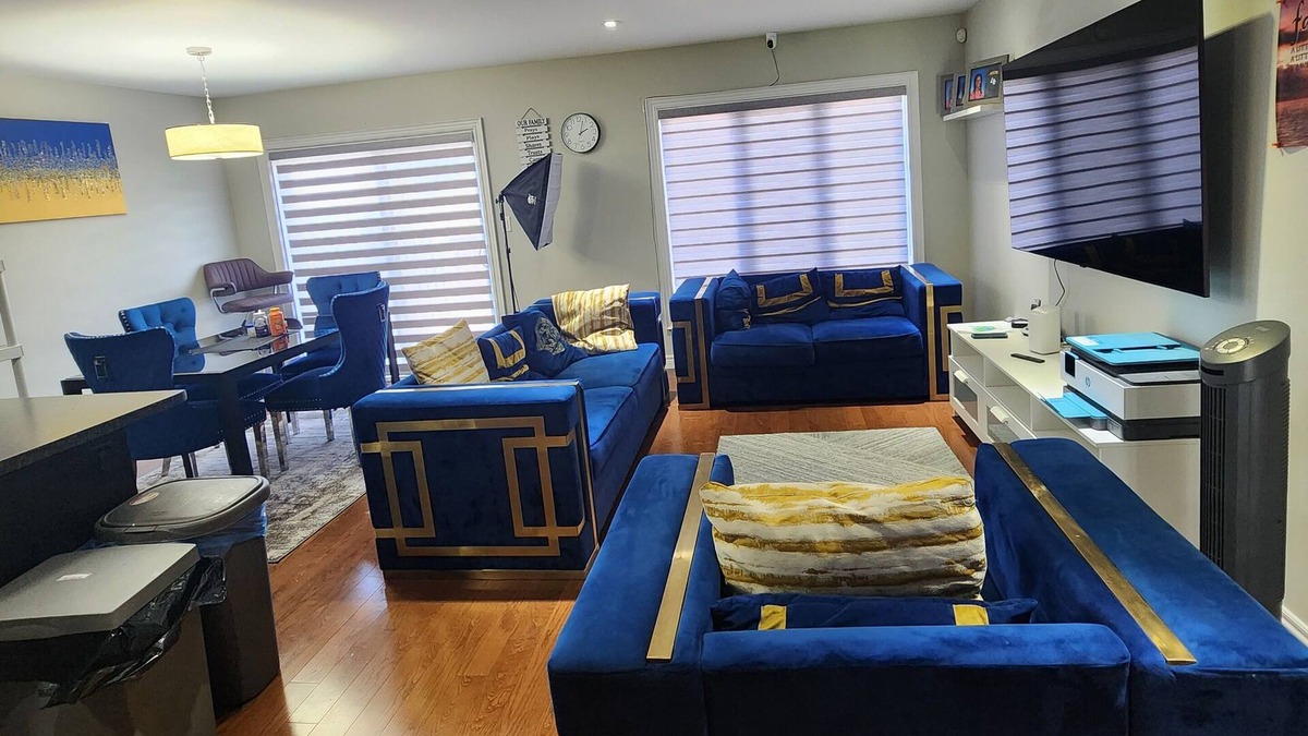London House | PRESTIGE Guestroom London (5 minutes to Western University.)