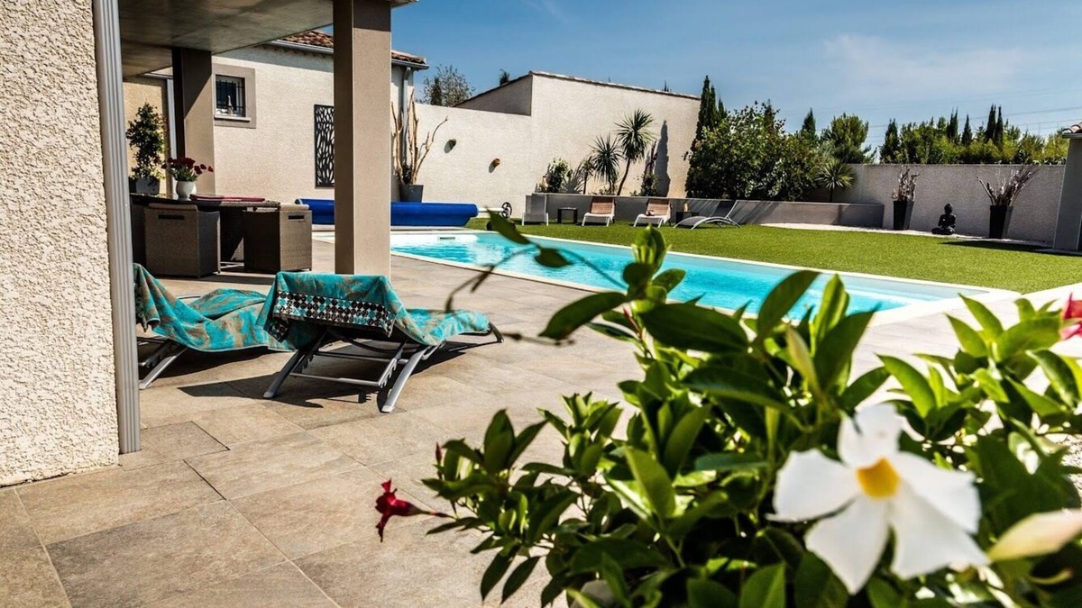 Plaissan Villa | Prestige villa la SERANNE 170 m2, 8 pers, with swimming pool (Occitanie)