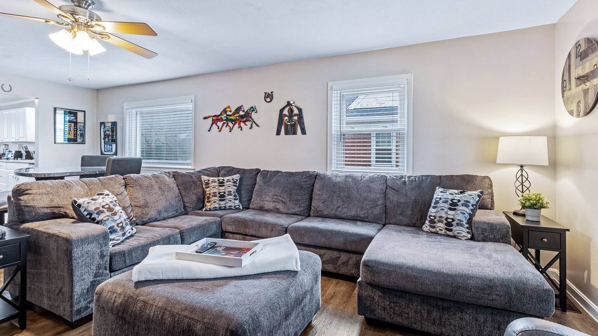 Prestonia House | PRESTON PLACE: Walk to Kentucky Expo Center! 4 Bedroom/2 Bath Home Sleeps 10