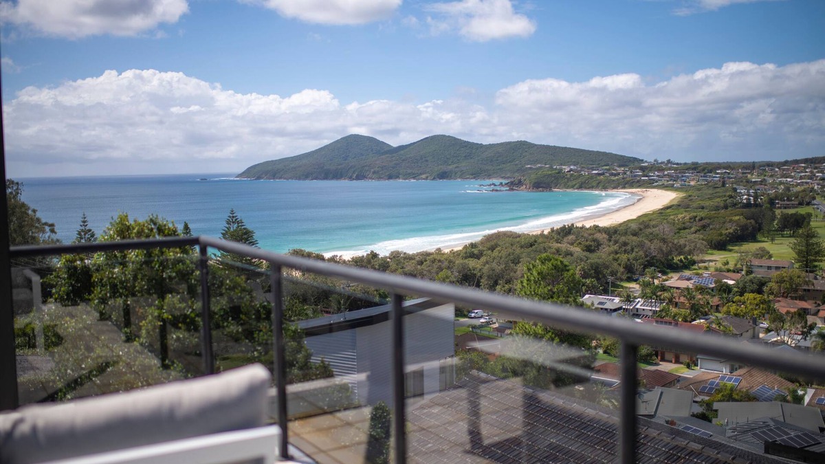 Forster House | Pretty Coastal Home with Magnificent Ocean Views!