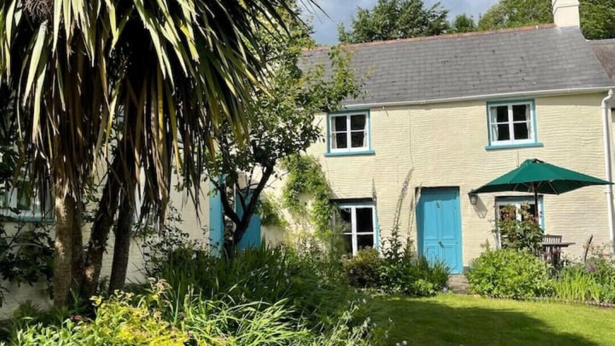 Dulverton Cottage | Pretty Cottage with Private Garden, Dulverton, Exmoor - Pet-friendly