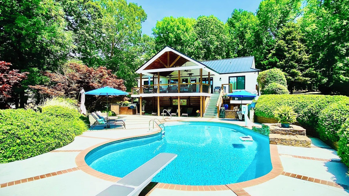 Littleton House | Pretty Creek - Your Lake Gaston Vacation Retreat! Pool and Lake Front!
