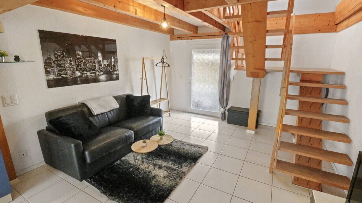 Cournillens Apartment | Pretty duplex with pool