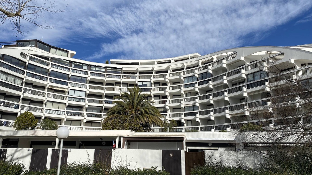 Montpellier Apartment | Pretty studio cabin Ulysse plage II