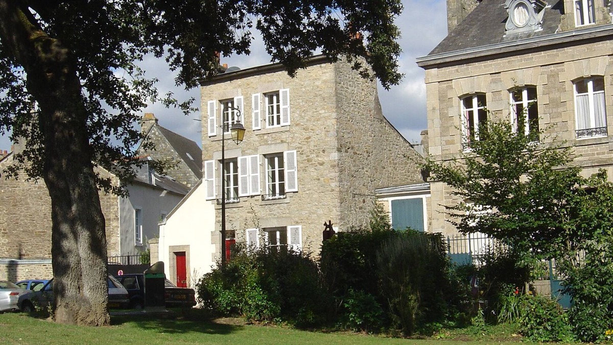 Dinan House | Pretty town house Dinan, Brittany