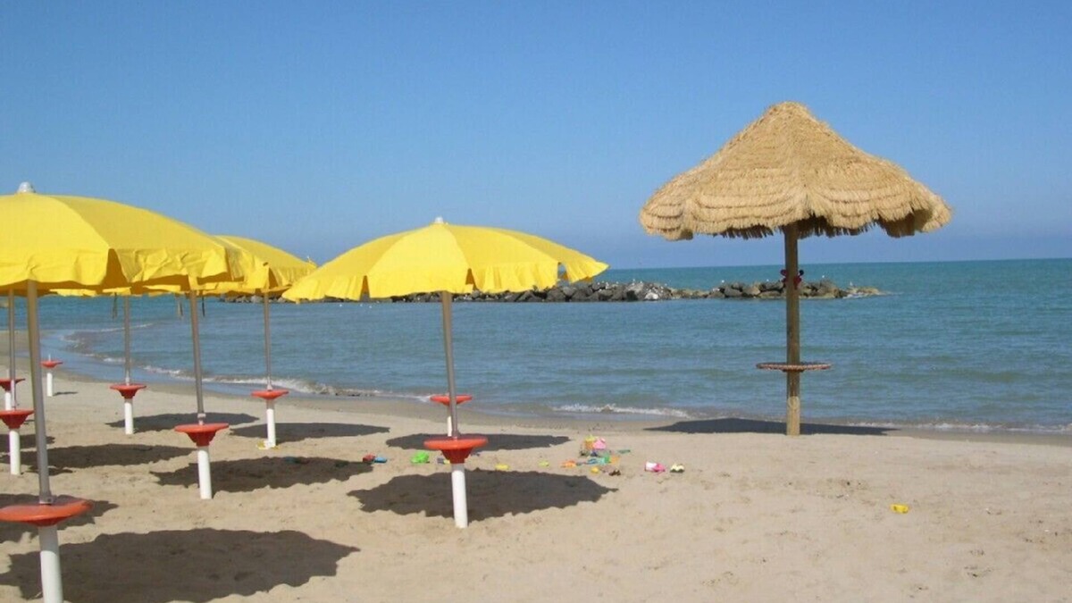 Elice House | Pretty villa's view has the wow factor midway between beach and mountains