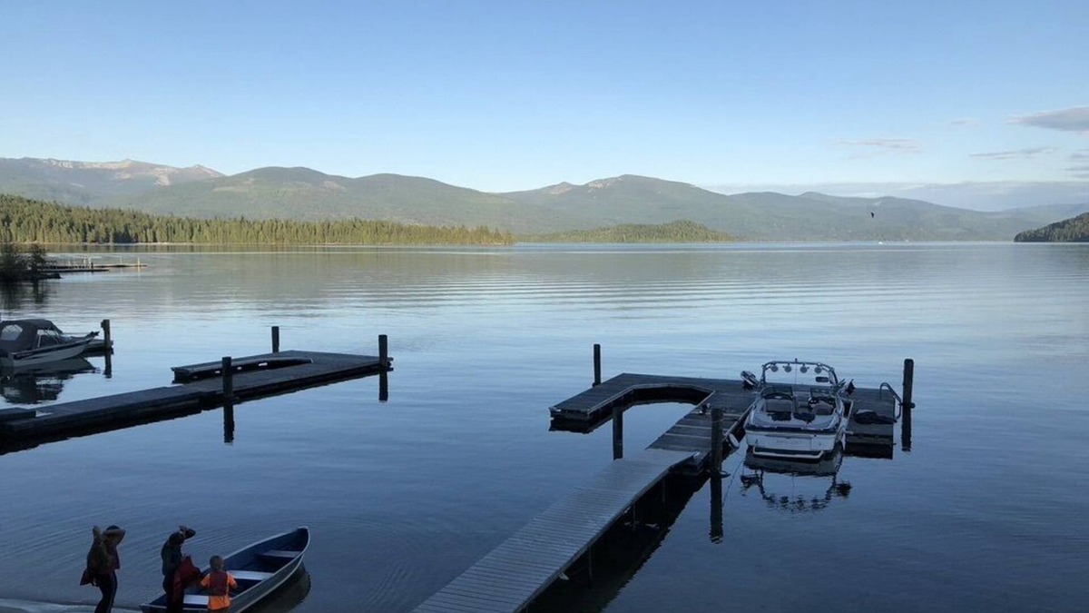 Bonner County House | Priest Lake BEACHFRONT w 2 slip Dock