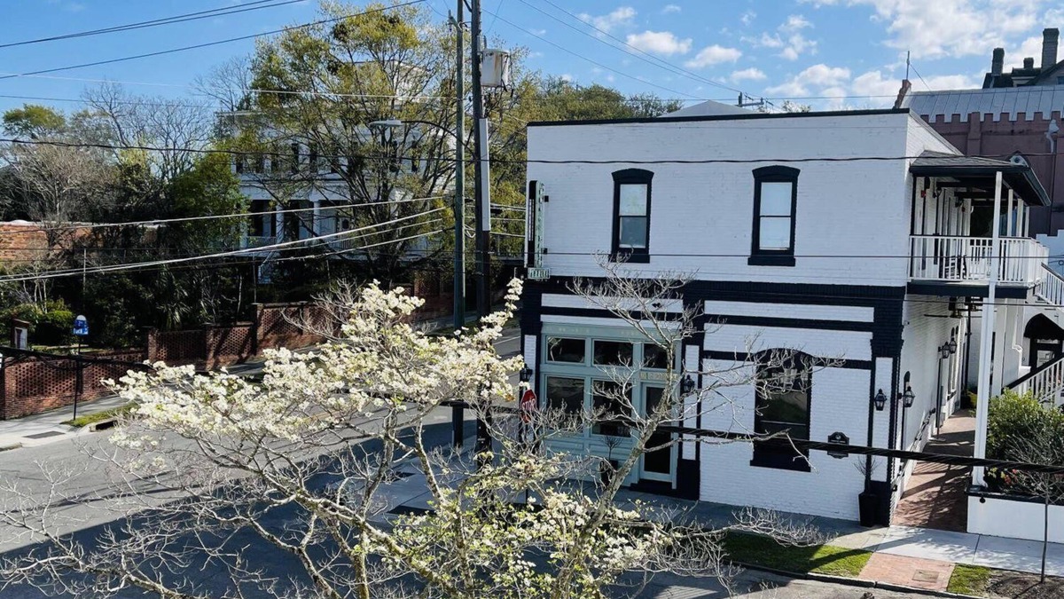 Wilmington Historic District Condo | Prime downtown location, luxury condo getaway