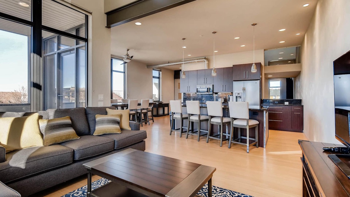 North Central Westminster House | Prime Location -Denver-Boulder - END UNIT w/Mountain View! Multiple decks!