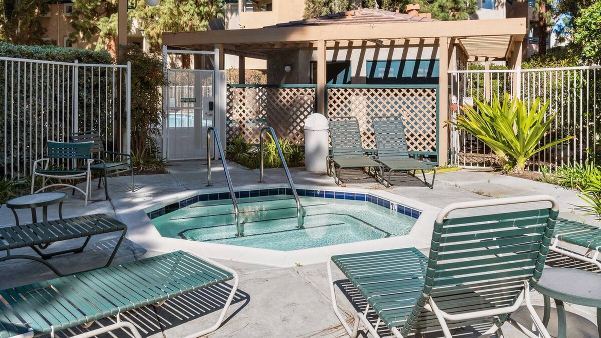 Mira Mesa Condo | Prime Location - Discover All Sunny San Diego Has to Offer - 2/2 with pool view