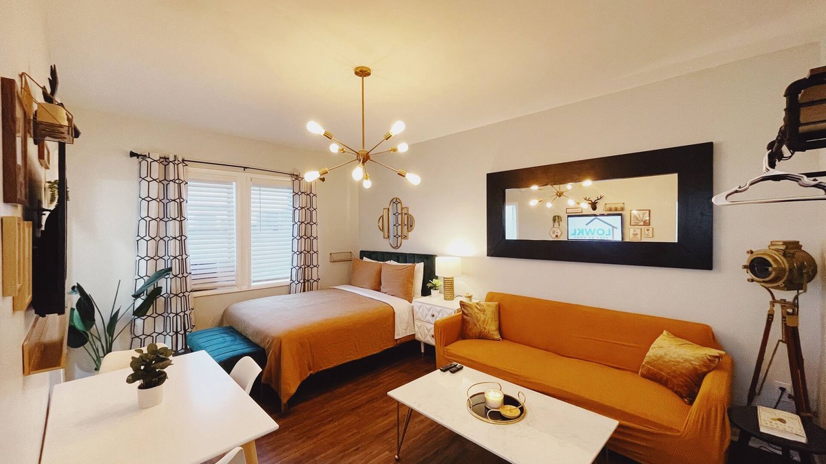 South Beach Hotel | Prime Location Room | Queen Bed + Sofa Bed | Free Beach Chairs & More
