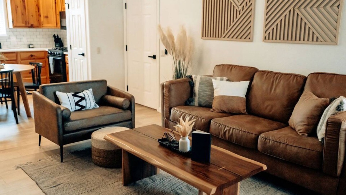 Williams House | Prime Location-Steps from Route 66