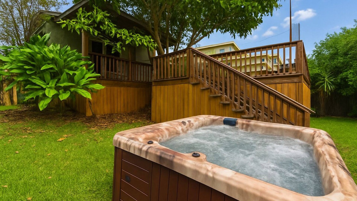 Port Tampa City House | Prime S Tampa Location with Hot Tub, Deck, Grill, Near Beach!