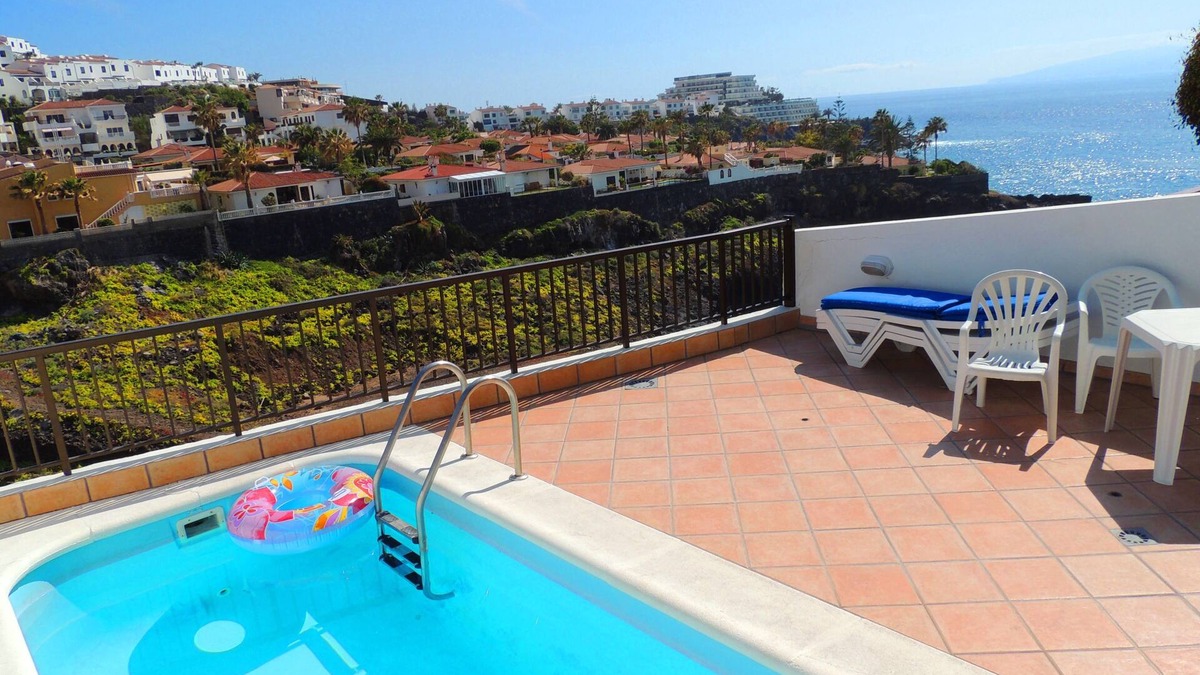 Los Gigantes Villa | Prime Sea Front Villa, 1 Min Walk to Village/Beach/Marina, Pool, AC, UKTV, WiFi