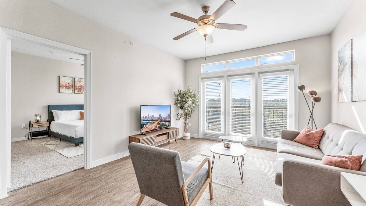 South Congress Apartment | Prime Soco 2BR King Suite w Gympickleballlaundry