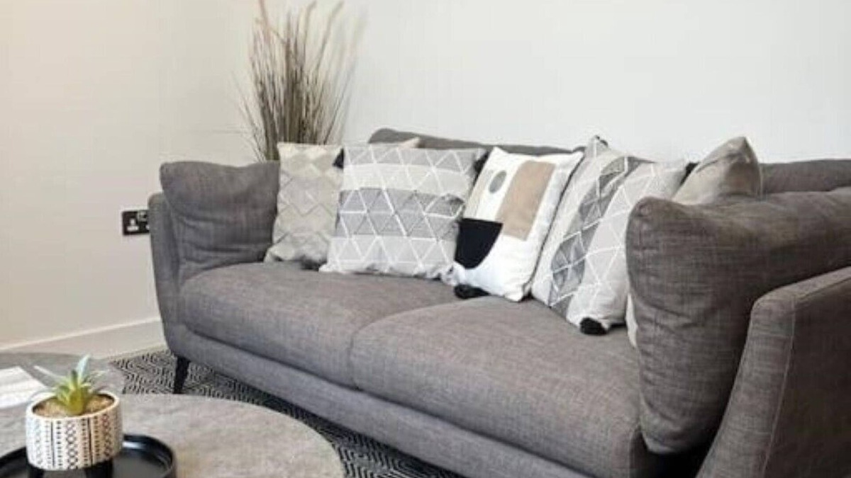 Salford Apartment | Prime Suite 2 Bed Apartment with Rooftop Terrace