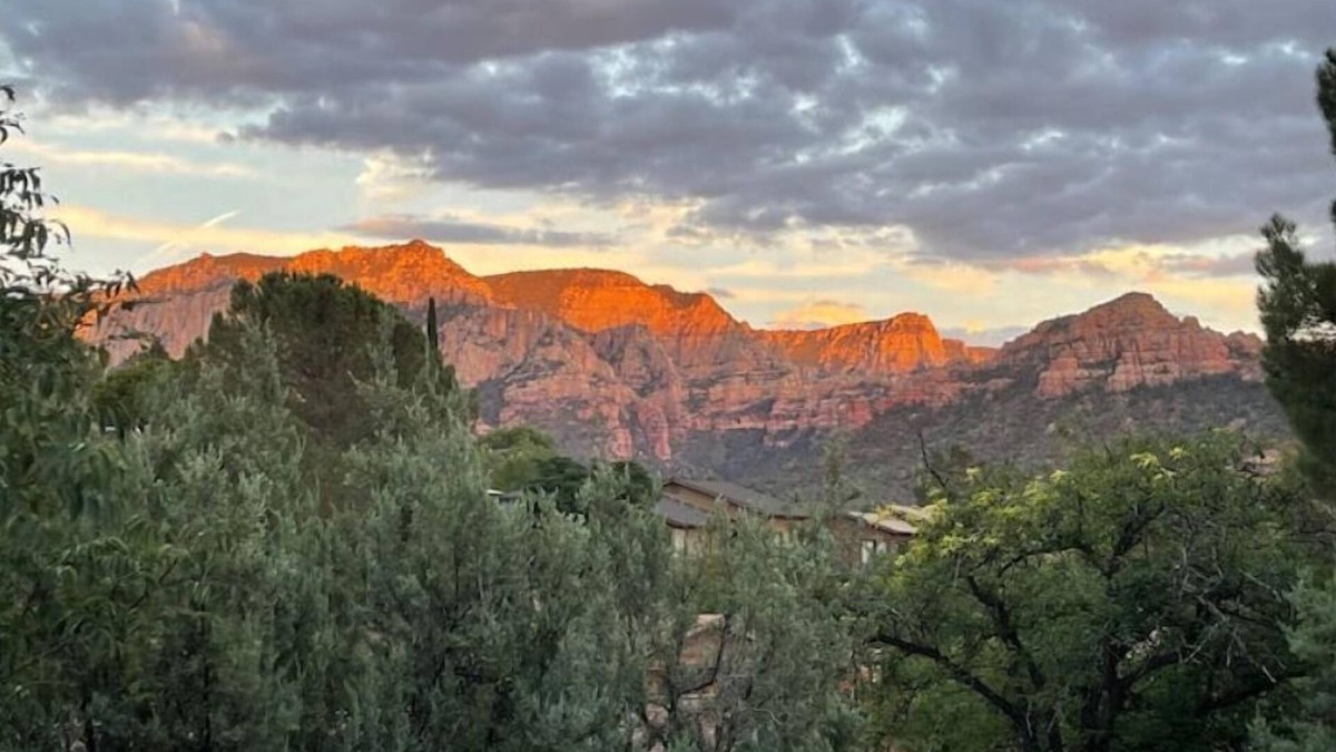 Uptown Sedona House | PRIME Uptown Sedona Location. Walk to shopping and Dining!