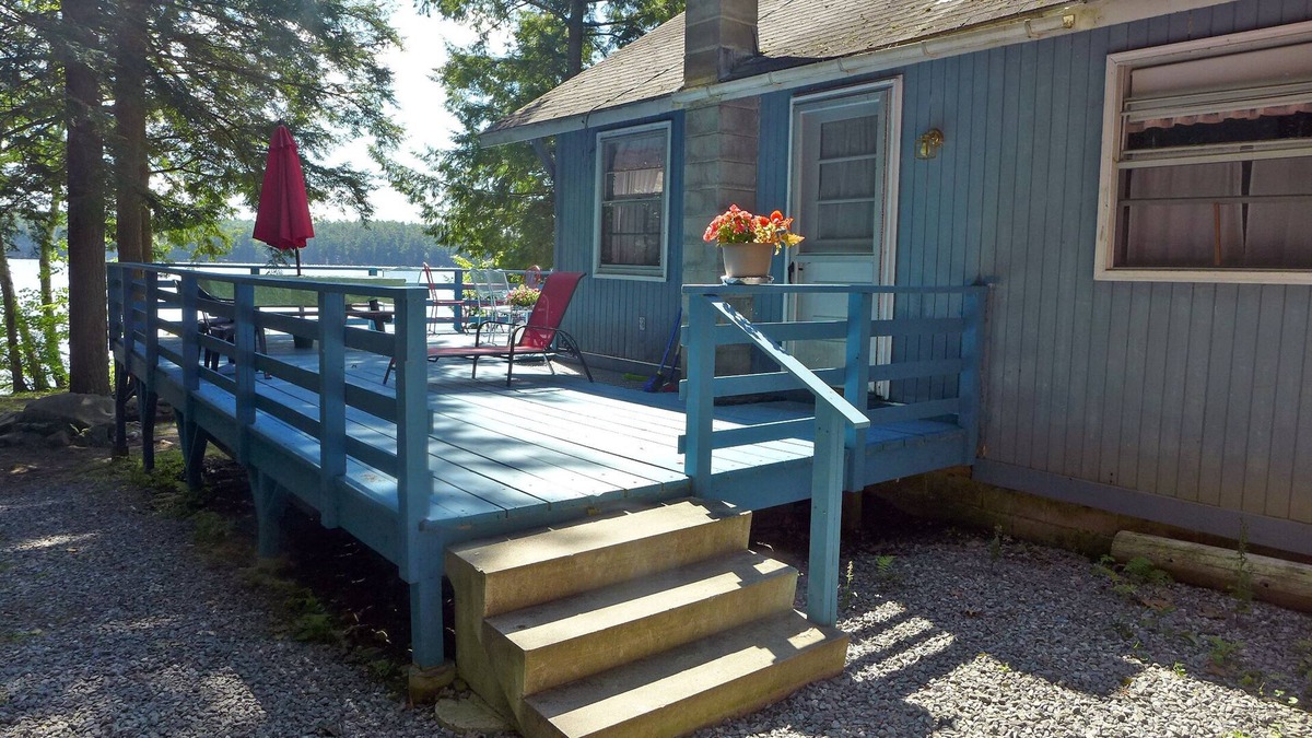 Readfield Cottage | PRIME Waterfront Few choice weeks AVAILABLE